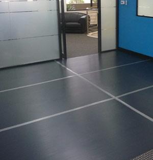 48mm x 25m BLACK Polythene Coated Cloth Tape to suit all surface protection products - can be ripped without using scissors