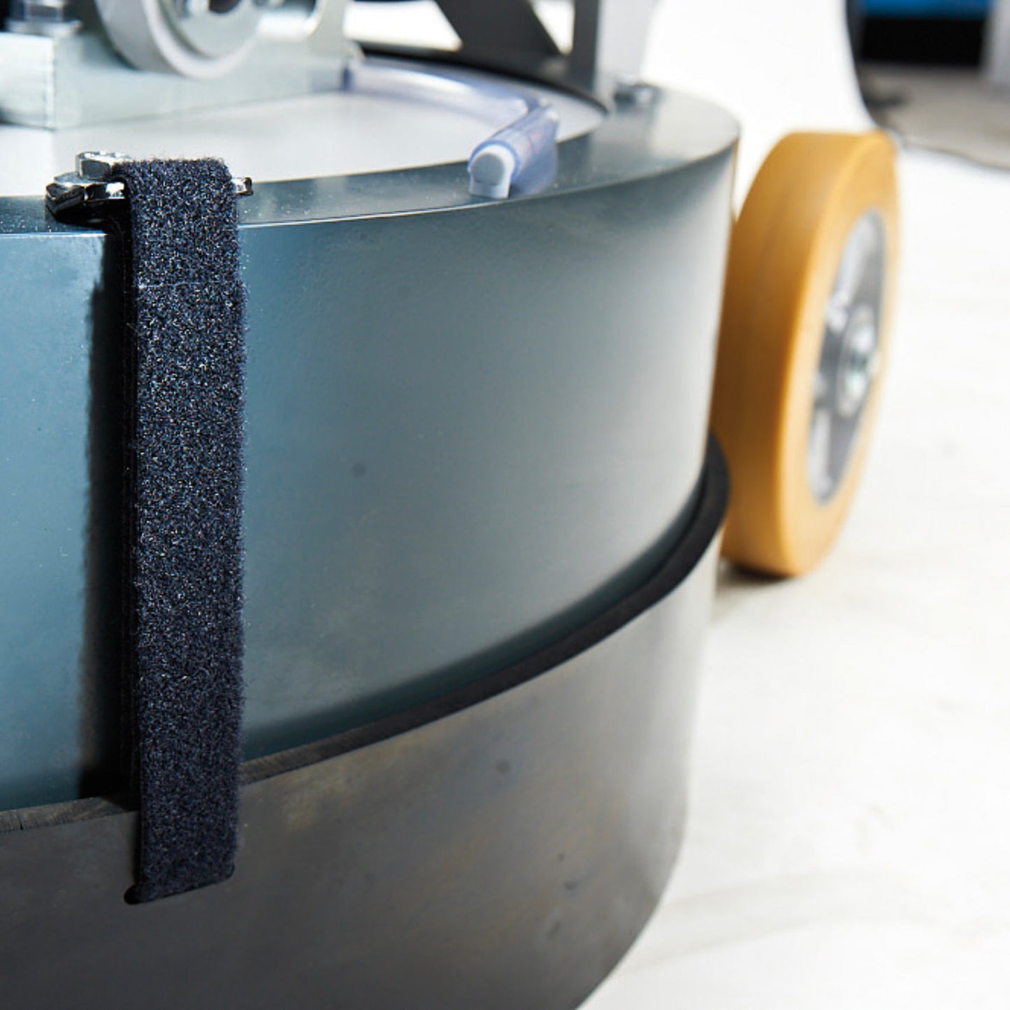 DSM800S Schwamborn Planetary Concrete Floor Grinder, 3 Ph - Includes Diamond Floating Device, Knock-On Shoe Holder, Variable Speed, Floating Dust Shroud, Adjustable Handle (No Water Tank)
